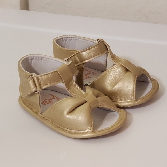 early walker sandals
